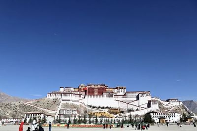 拉薩旅游業(yè)啟動新引擎 旅行社服務(wù)網(wǎng)點(diǎn)創(chuàng)新招徠模式